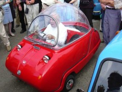世界上最小汽车：采用摩托车“VESPA”发动机