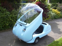 世界上最小汽车：采用摩托车“VESPA”发动机