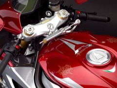 F3 Serie Oro — 金色系列限量版