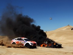 2012年达喀尔拉力赛首日 多辆赛车先后自燃事故不断