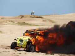 2012年达喀尔拉力赛首日 多辆赛车先后自燃事故不断