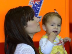 斯通纳(Casey Stoner)和妻子Adriana以及女儿Alessandra