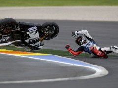洛伦佐(Jorge Lorenzo)摔车回放