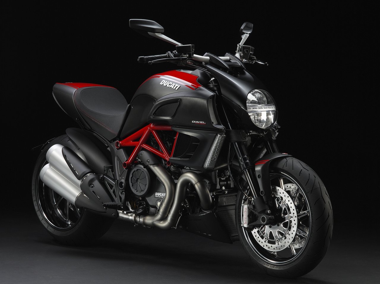 2013款ducati diavel
