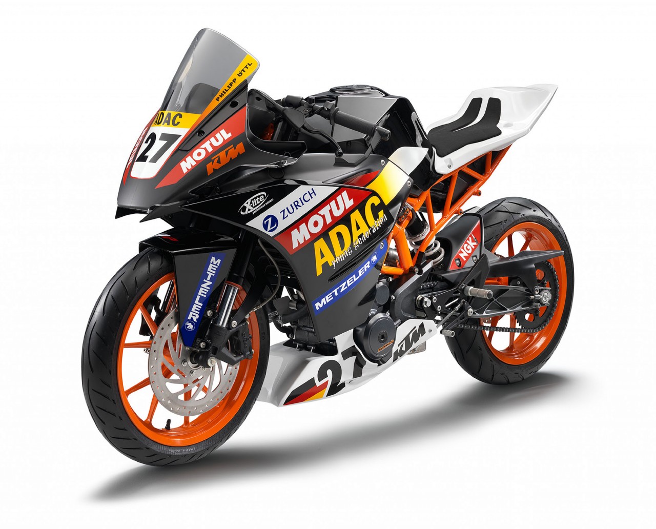 ktm 发布新的市售公路赛车rc390