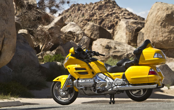 Honda-GL1800-Gold-Wing_001