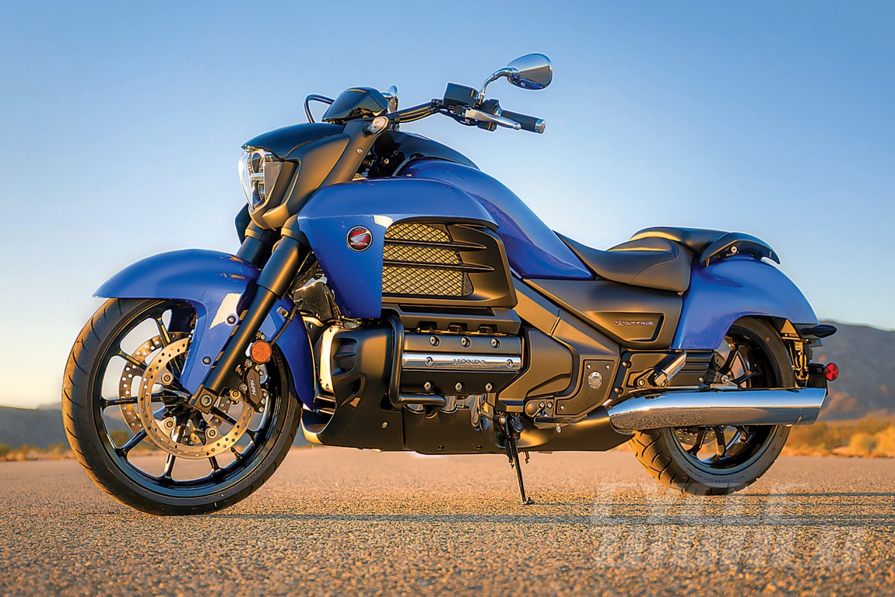 2014-Honda-Valkyrie_static-1