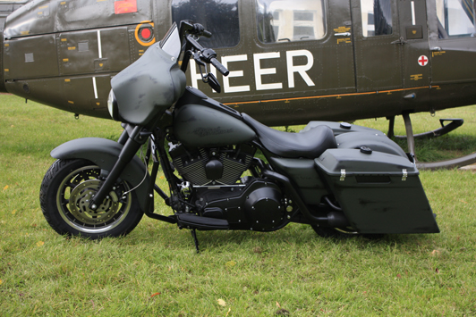 定制摩托车:哈雷戴维森pow*mia bagger