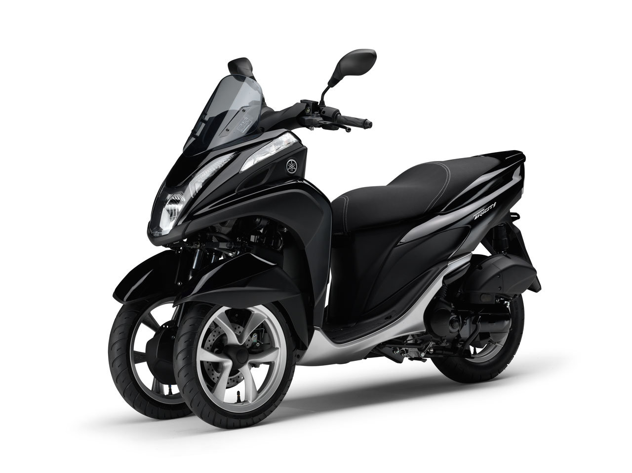 雅马哈轻便三轮摩托车:yamaha tricity 2014