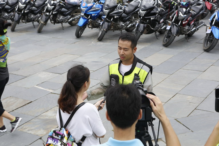 点击图片查看相册