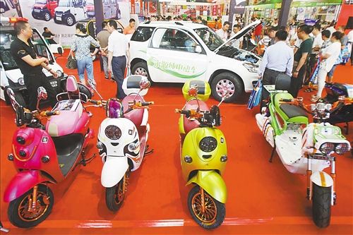 2015电动车摩托车及新能源汽车展在渝举行