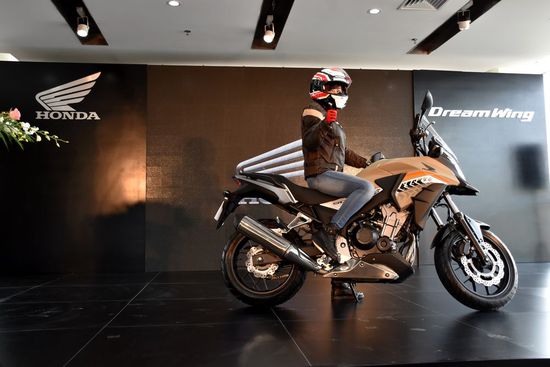 Honda发布跨界摩托车型CB500X、NC750X