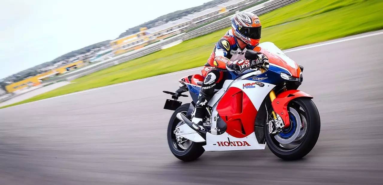 售价百万的本田摩托车将挑战2016曼岛TT