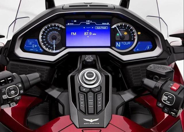 2018款本田金翼摩托车将支持苹果CarPlay