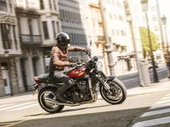 Kawasaki Z900RS 新复古街车