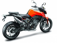 KTM 的全新高性能街车 2018' Duke 790