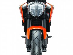KTM 的全新高性能街车 2018' Duke 790