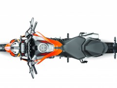 KTM 的全新高性能街车 2018' Duke 790