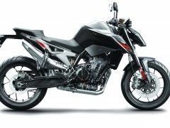 KTM 的全新高性能街车 2018' Duke 790
