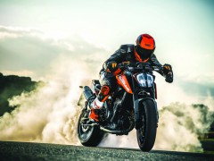 KTM 的全新高性能街车 2018' Duke 790