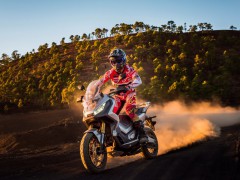Honda 2018' X-ADV 跨界探险车