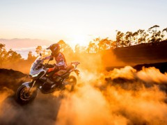 Honda 2018' X-ADV 跨界探险车