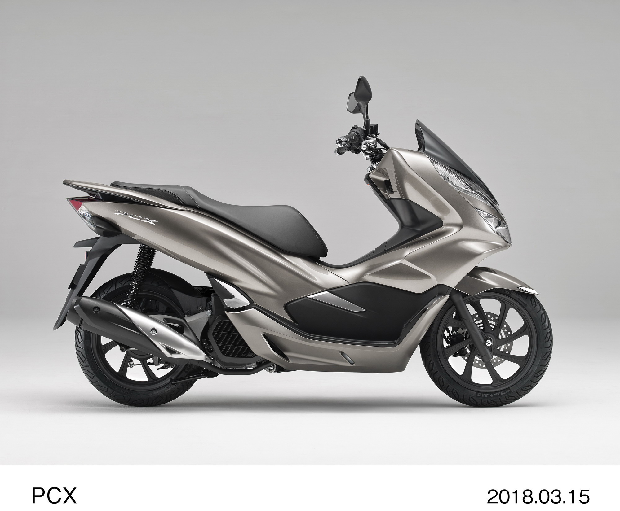 Honda 向本土市场发布新一代的pcx 新车新品 资讯中心 全球摩托车网移动版 摩托车品牌 摩托车报价 摩托车之家 摩托车门户