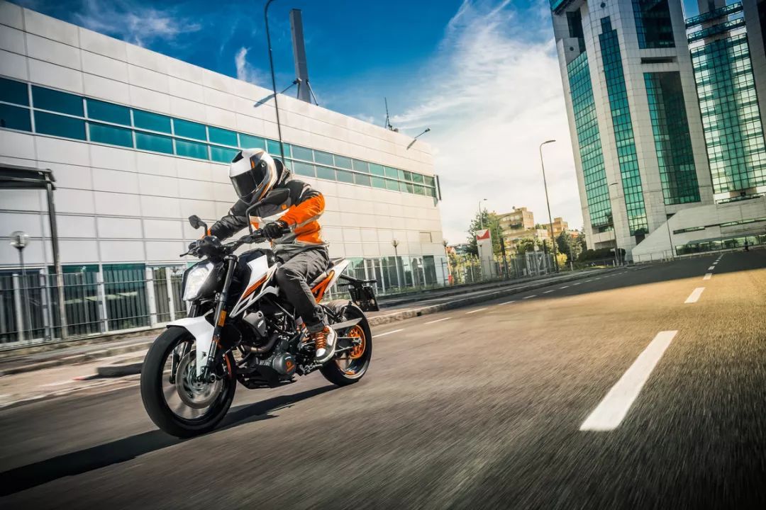 无敌是多么寂寞,ktm 250 duke国内发布!售价34980元!