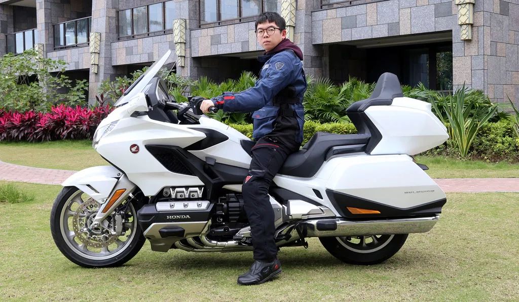 41.8万元起售！这台本田摩托车能换一辆宝马5系，你会考虑吗？