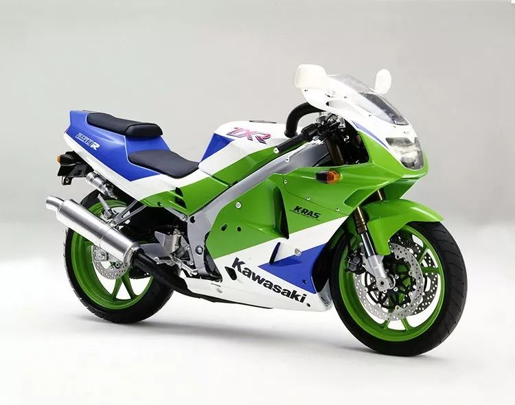 小型直列四缸系列：Kawasaki 1989 - 1999 ZXR250_摩托车百年发展史_ 