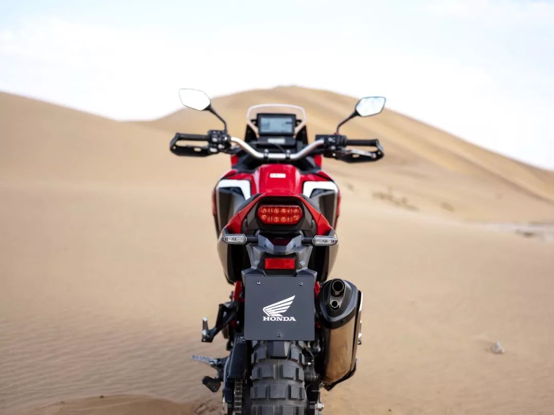 本田非洲双缸1100adv,宝马R1250gs honda 发布新一代非洲双缸 crf1100l