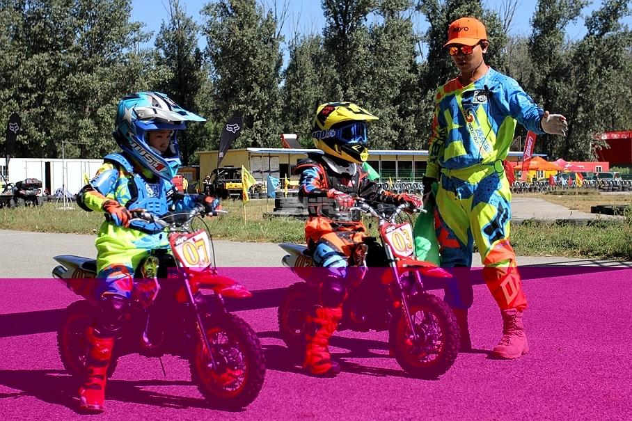 “赛车宝”杯儿童摩托车挑战赛