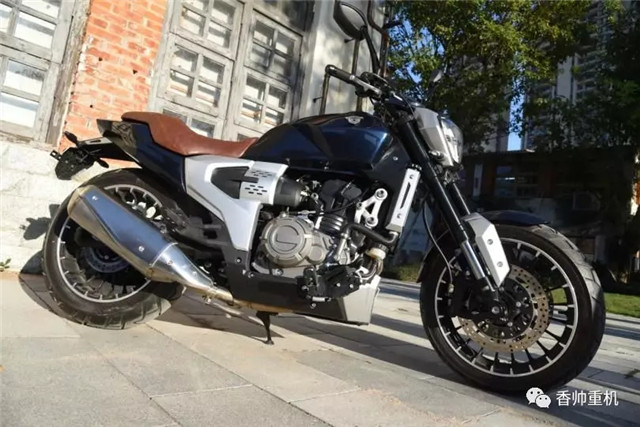 香帅js500翔龙荣获2019中国摩托车行业年度车型