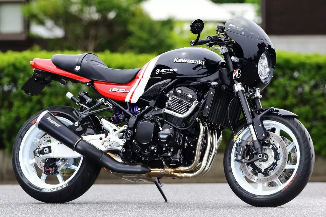 强化了行走性能的 kawasaki z900rs 定制