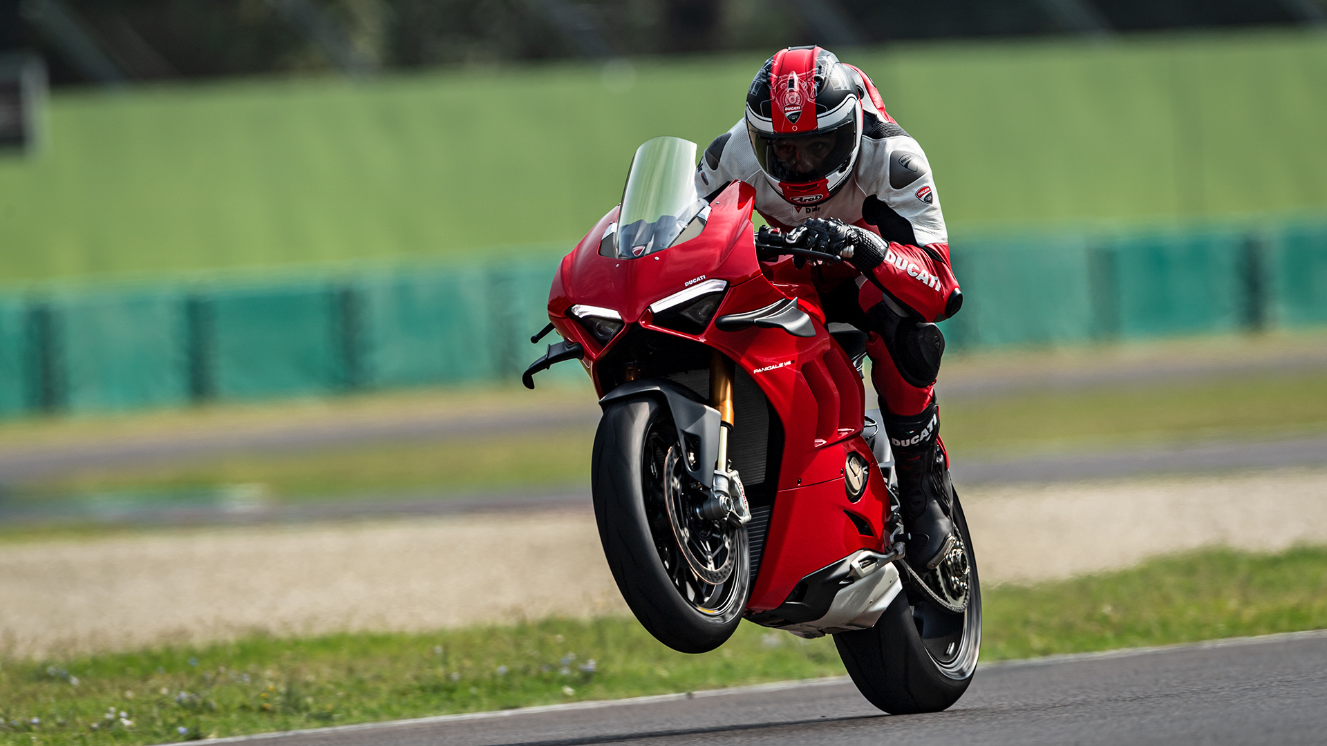 Ducati Panigale V4 S 2020 ganha asas da MotoGP; preço sobe a R$ 130 mil -  22/07/2020 - UOL Carros