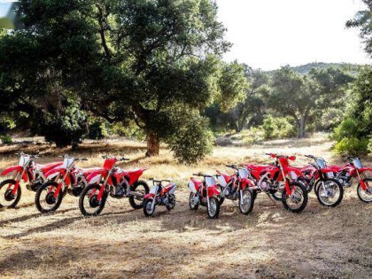 Honda 新型耐力越野赛车：2021 CRF450RX