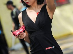 2020 三水伟业达杯第一回合，比赛现场的赛车女郎。