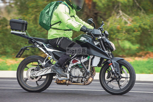 ktm250duke新款曝光铝合金副车架后摇臂更粗壮