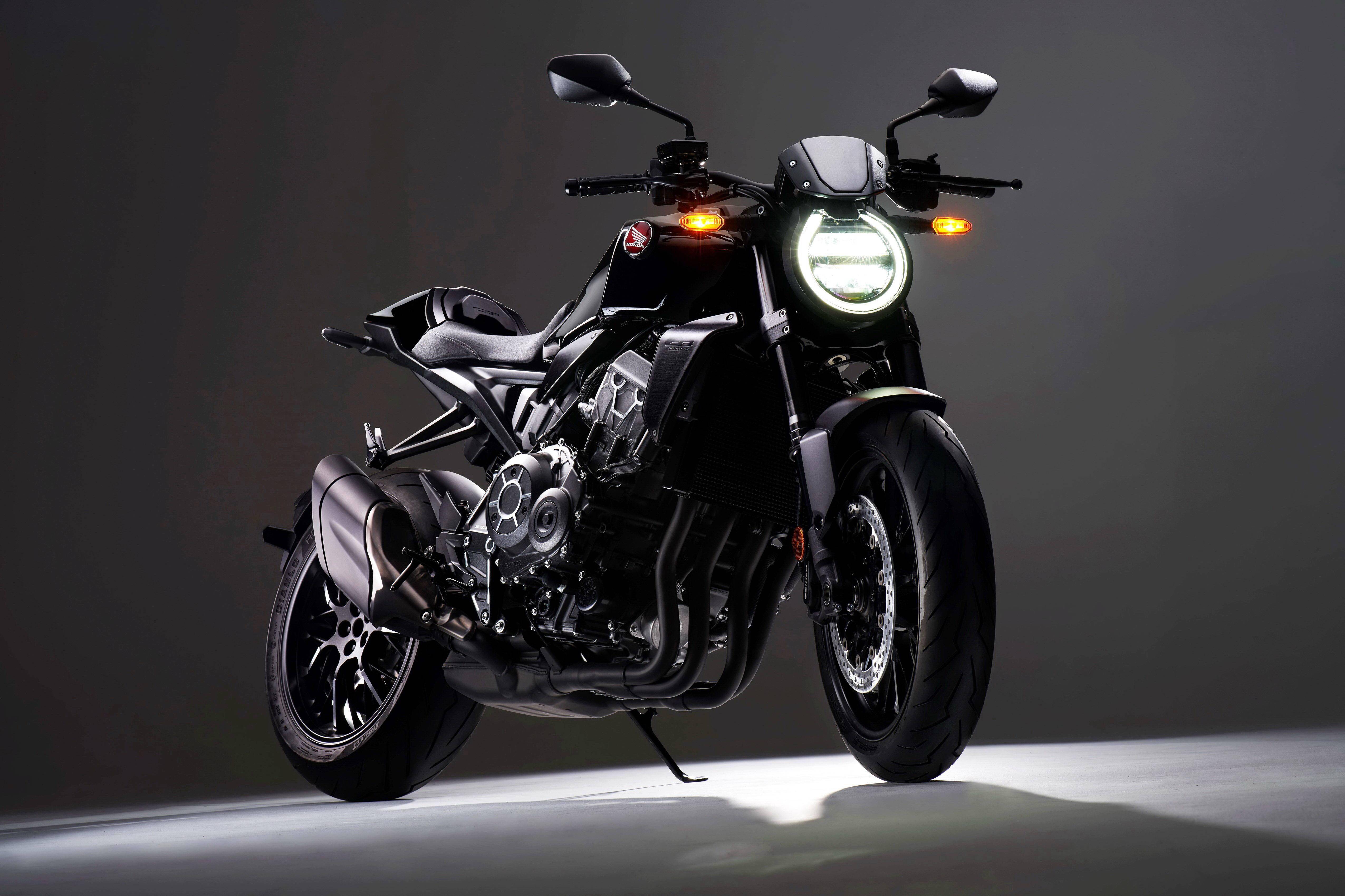 honda 2021 cb1000r black 黑色版:细节简介