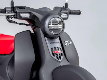 Honda 2022 Super Cub C125“ 超级幼兽 ”欧洲版