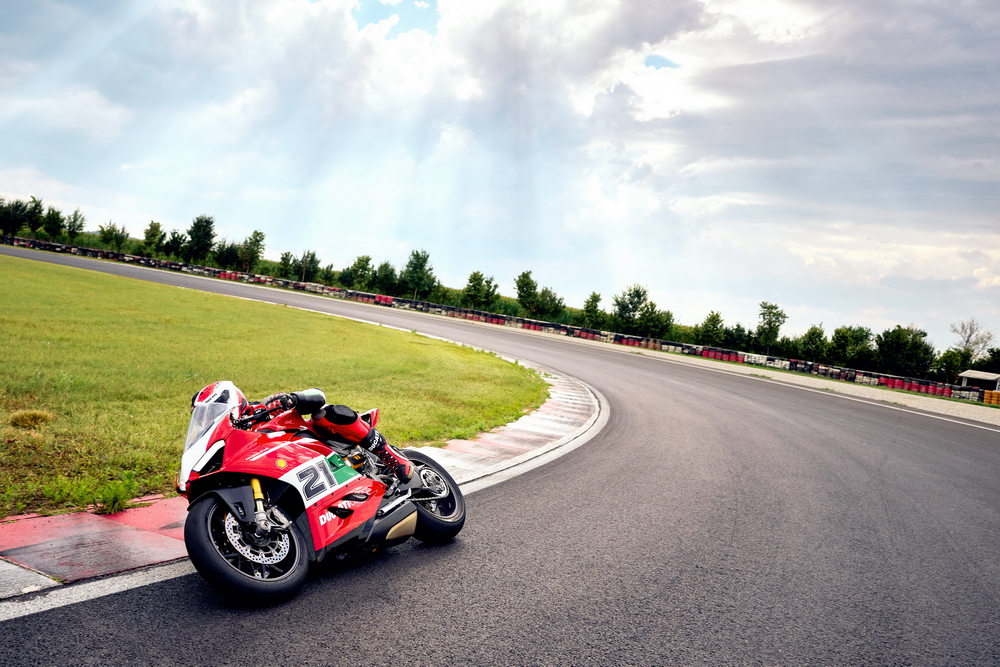 杜卡迪 panigale v2 拜尼斯冠军纪念版 赛道特写