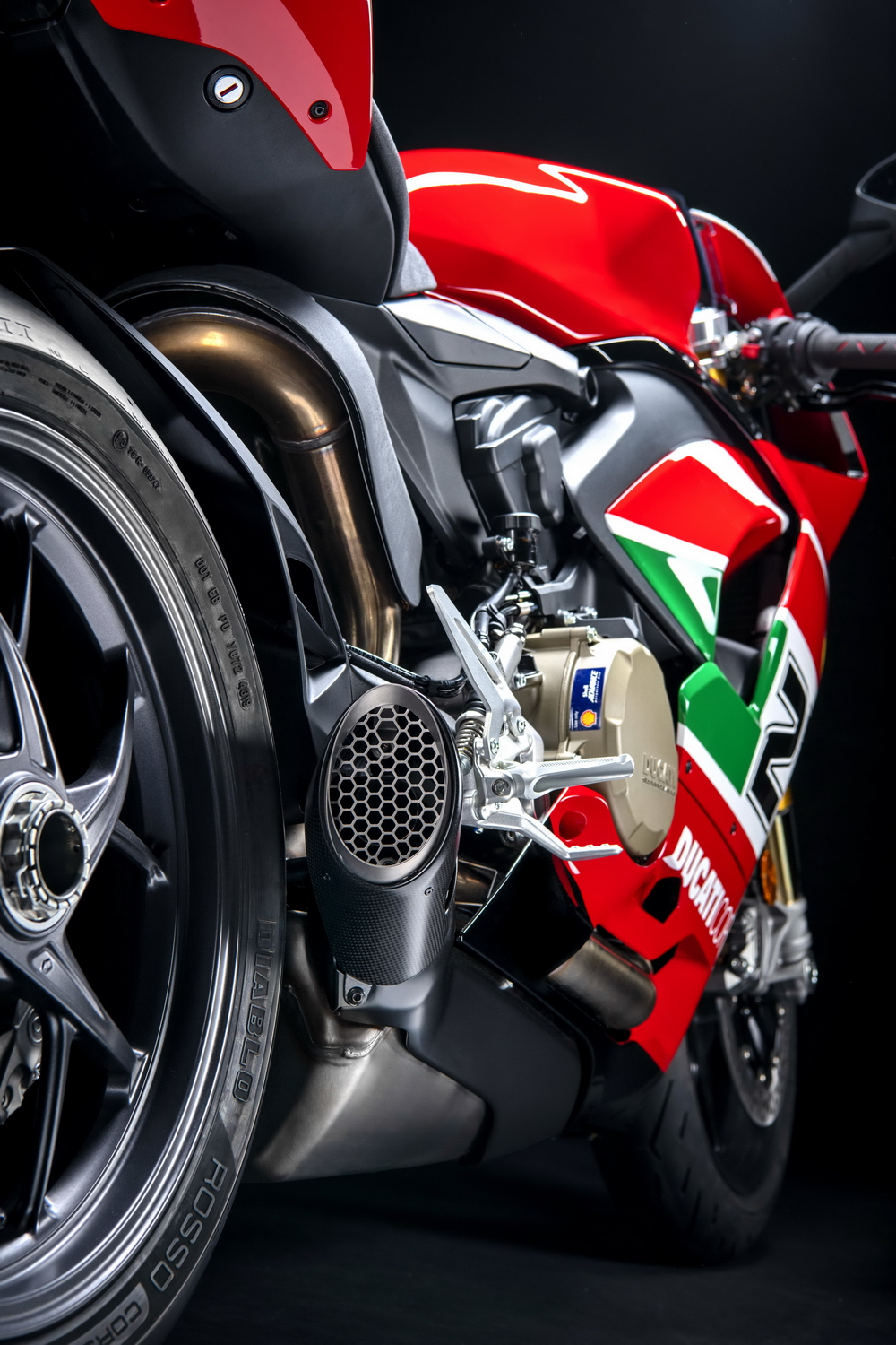 杜卡迪panigalev2拜尼斯冠军纪念版细节简介