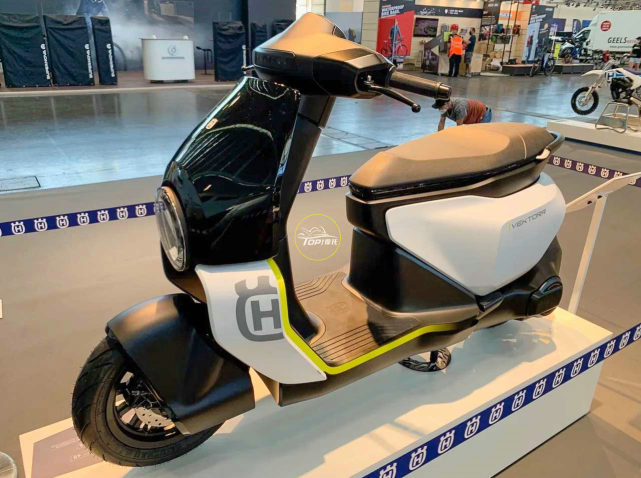 胡斯瓦纳发布新车 e-pilen电摩 vektorr电动踏板首次亮相