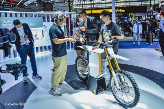 格物GOWOW新能源摩托车亮相2022中国摩博会