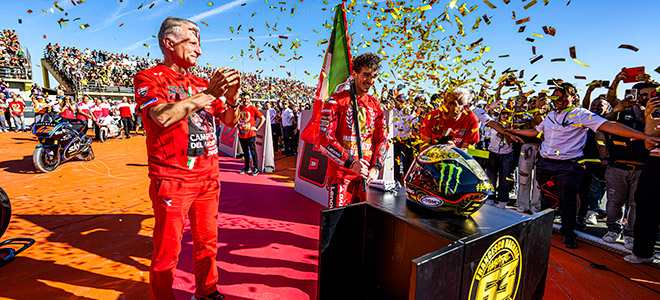 世界冠军！用意式激情和技术征服 MotoGP