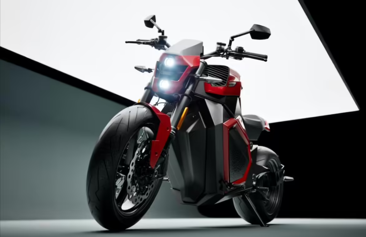 全球首款量产全固态电池电动摩托车发布