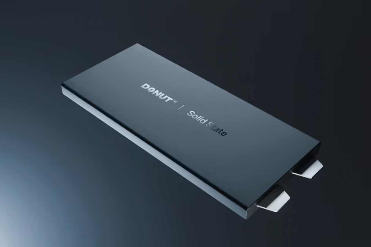 全球首款量产全固态电池电动摩托车发布