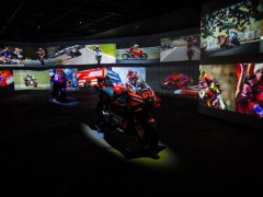 2026 MotoGP：杜卡迪品牌百年的赛车展